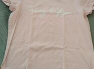 Grajewo ogłoszenia: Sprzedam dwie koszulki damskie i spodnie dresowe Tommy Hilfiger... - zdjęcie